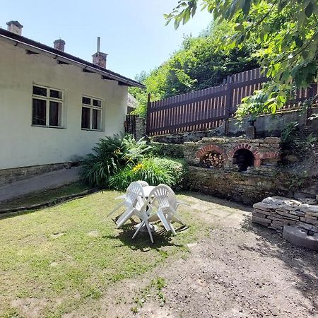 Ubytovani Pod Hradbami Nové Město nad Metují Buitenkant foto